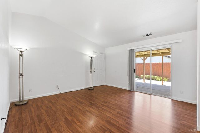 693 Basil Court, Lemoore, CA 93245