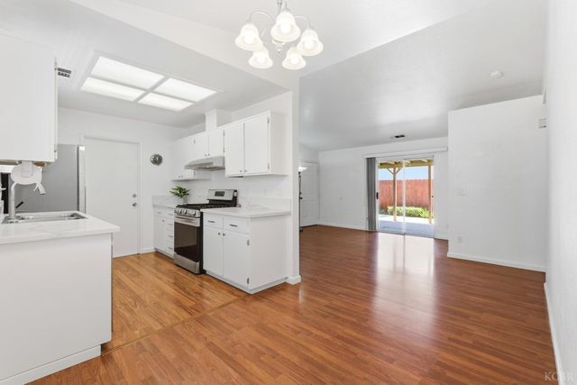 693 Basil Court, Lemoore, CA 93245