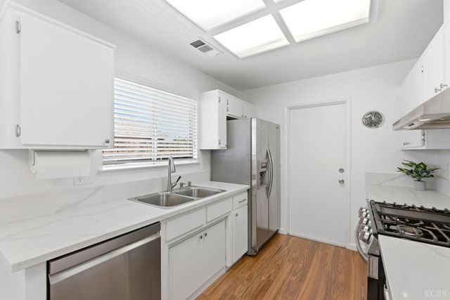 693 Basil Court, Lemoore, CA 93245