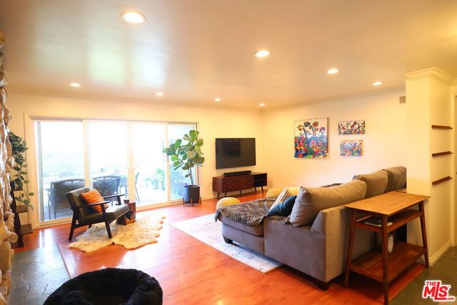 4561 Don Felipe Drive, Los Angeles, CA 90008