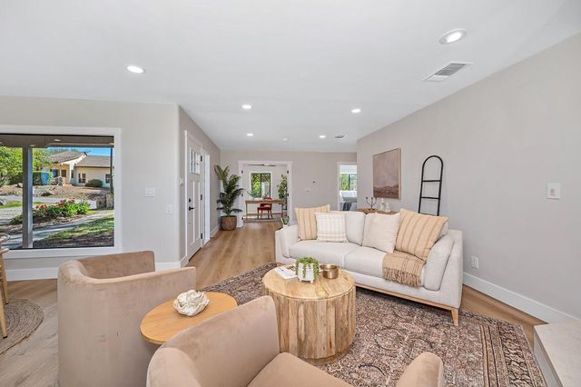 2636 Shirland Tract Rd, Auburn, CA 95603