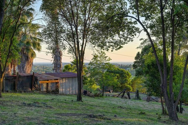 2636 Shirland Tract Rd, Auburn, CA 95603