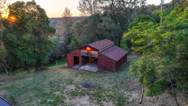 2636 Shirland Tract Rd, Auburn, CA 95603