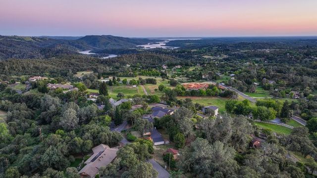 2636 Shirland Tract Rd, Auburn, CA 95603