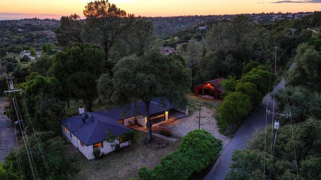 2636 Shirland Tract Rd, Auburn, CA 95603