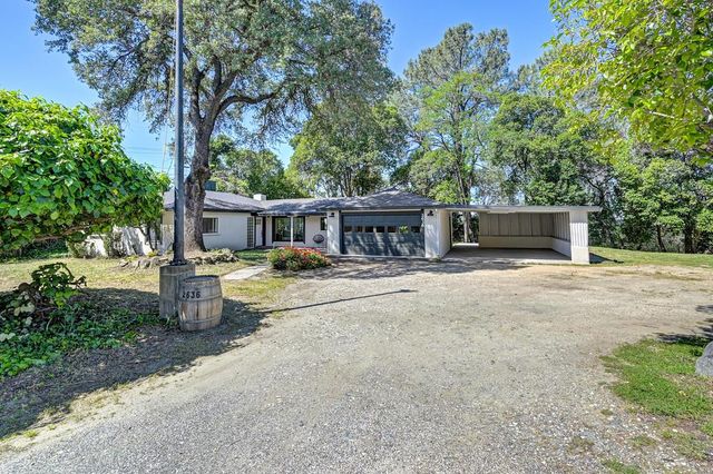 2636 Shirland Tract Rd, Auburn, CA 95603