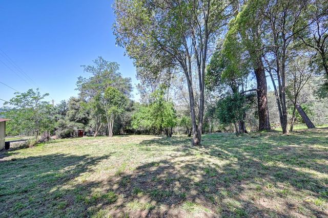 2636 Shirland Tract Rd, Auburn, CA 95603
