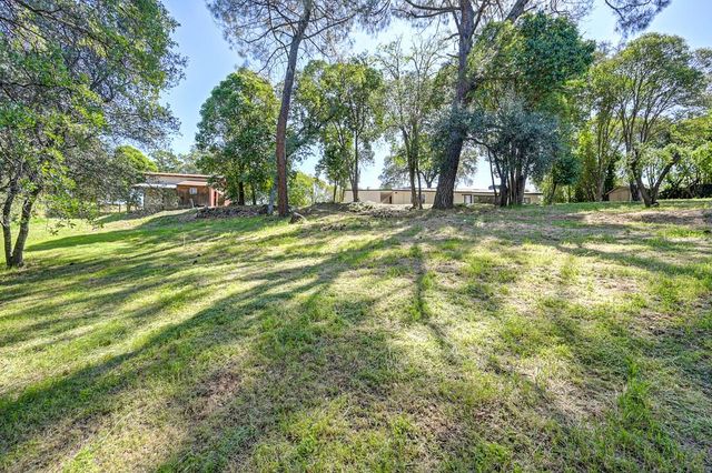 2636 Shirland Tract Rd, Auburn, CA 95603