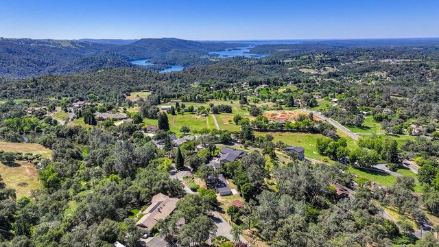 2636 Shirland Tract Rd, Auburn, CA 95603