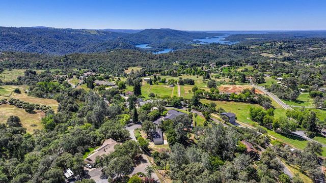 2636 Shirland Tract Rd, Auburn, CA 95603