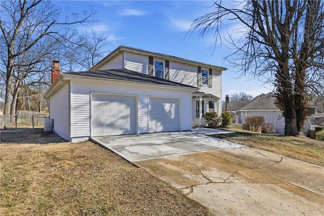 8821 Lane Avenue, Kansas City, MO 64138