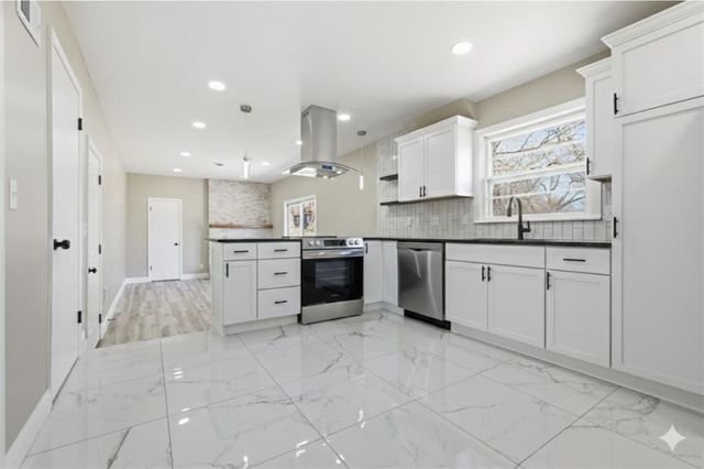 8821 Lane Avenue, Kansas City, MO 64138