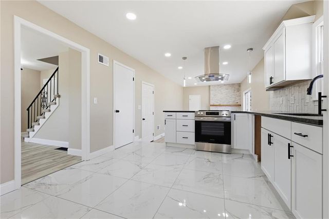 8821 Lane Avenue, Kansas City, MO 64138