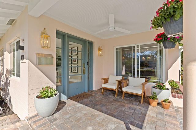 101 27TH AVENUE N, St Petersburg, FL 33704