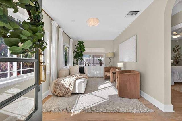 101 27TH AVENUE N, St Petersburg, FL 33704