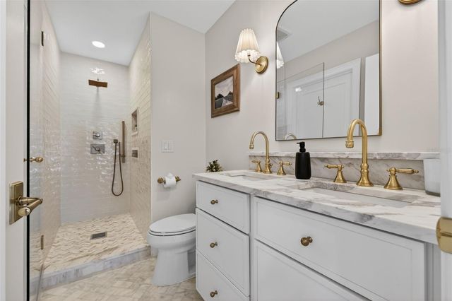 101 27TH AVENUE N, St Petersburg, FL 33704