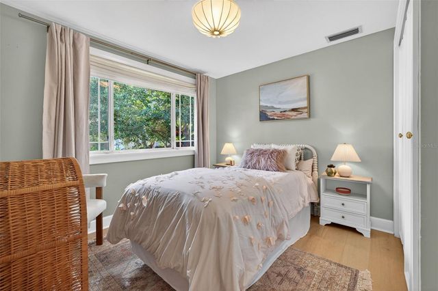 101 27TH AVENUE N, St Petersburg, FL 33704