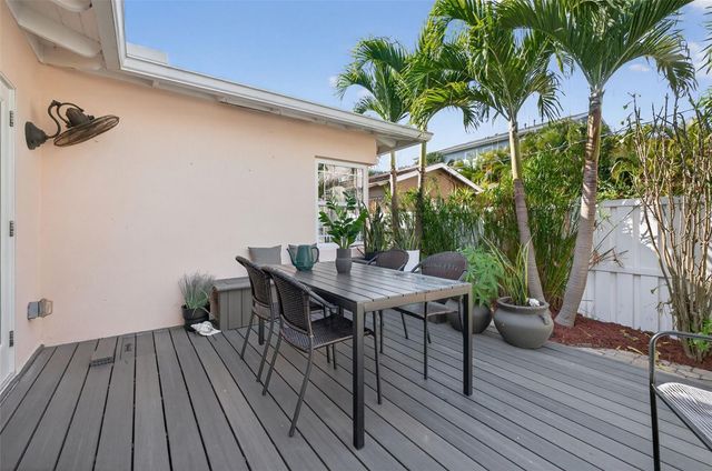 101 27TH AVENUE N, St Petersburg, FL 33704