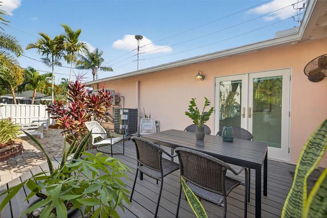 101 27TH AVENUE N, St Petersburg, FL 33704