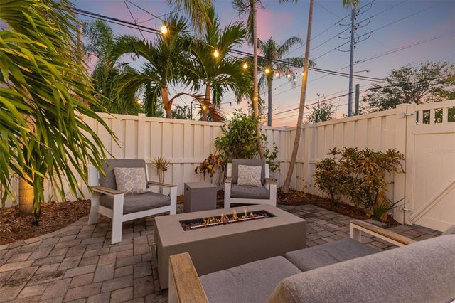 101 27TH AVENUE N, St Petersburg, FL 33704