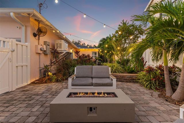 101 27TH AVENUE N, St Petersburg, FL 33704