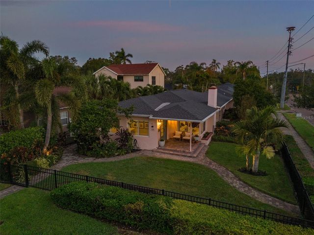 101 27TH AVENUE N, St Petersburg, FL 33704