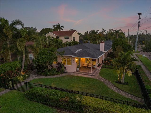 101 27TH AVENUE N, St Petersburg, FL 33704