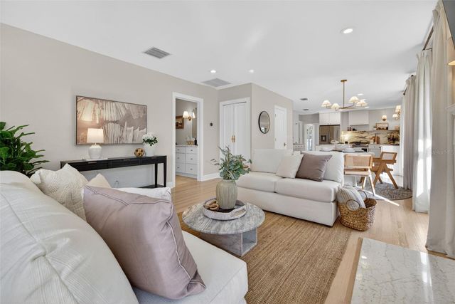 101 27TH AVENUE N, St Petersburg, FL 33704