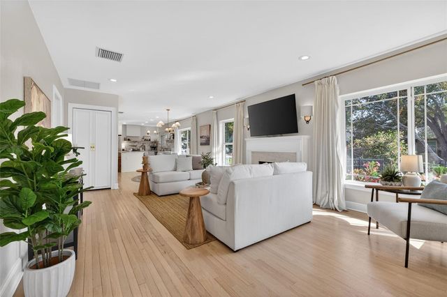 101 27TH AVENUE N, St Petersburg, FL 33704