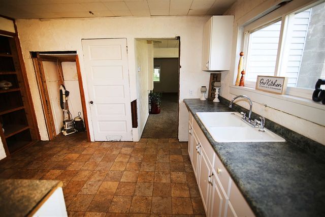 406 Spring Street, Three Rivers, MI 49093