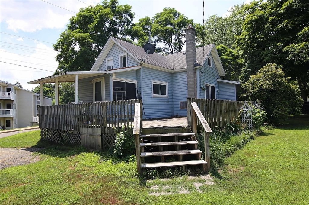 406 Spring Street, Three Rivers, MI 49093