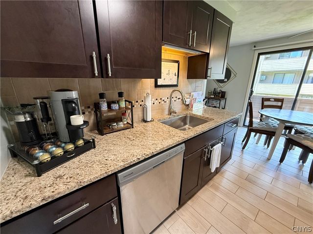 260 Watertree Drive, Dewitt, NY 13057
