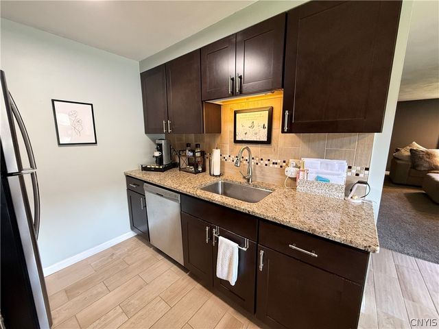 260 Watertree Drive, Dewitt, NY 13057