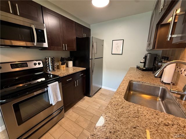 260 Watertree Drive, Dewitt, NY 13057
