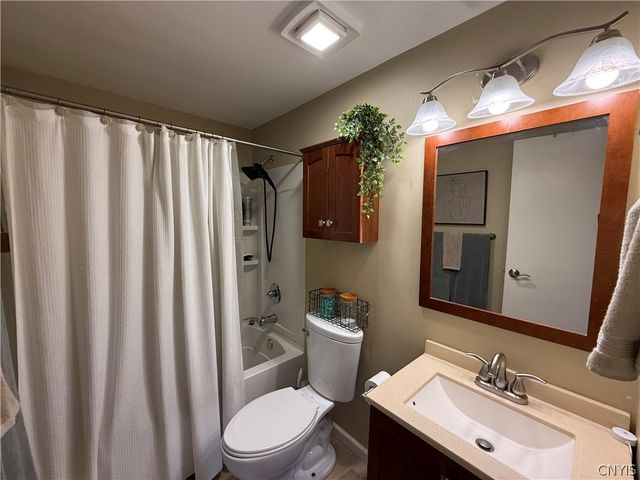 260 Watertree Drive, Dewitt, NY 13057