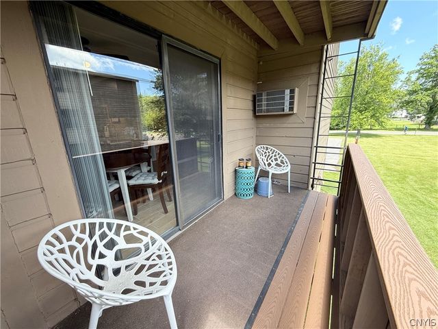 260 Watertree Drive, Dewitt, NY 13057