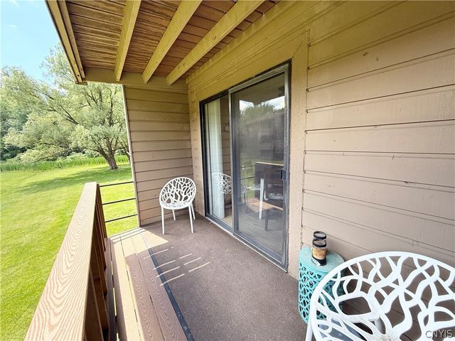 260 Watertree Drive, Dewitt, NY 13057