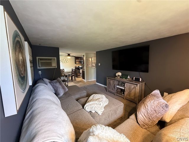 260 Watertree Drive, Dewitt, NY 13057