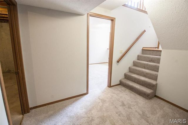 12121 Glenpark Drive, Maryland Heights, MO 63043