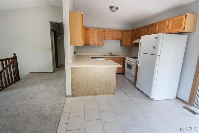 12121 Glenpark Drive, Maryland Heights, MO 63043