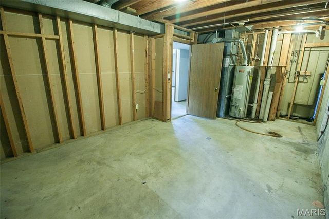 12121 Glenpark Drive, Maryland Heights, MO 63043