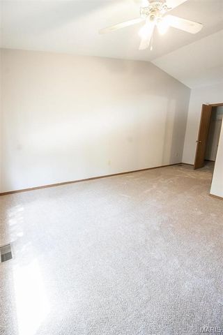 12121 Glenpark Drive, Maryland Heights, MO 63043