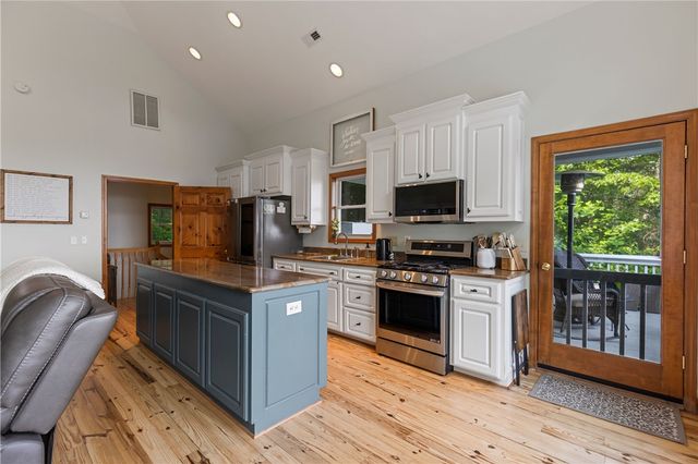 14 Woodbine Drive, Cleveland, SC 29635