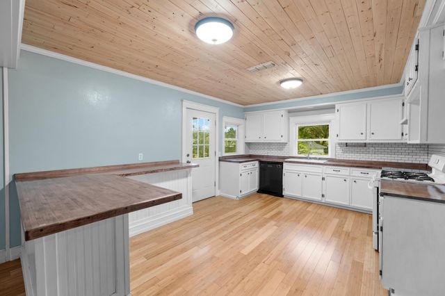 164 CR 2872, Hughes Springs, TX 75656