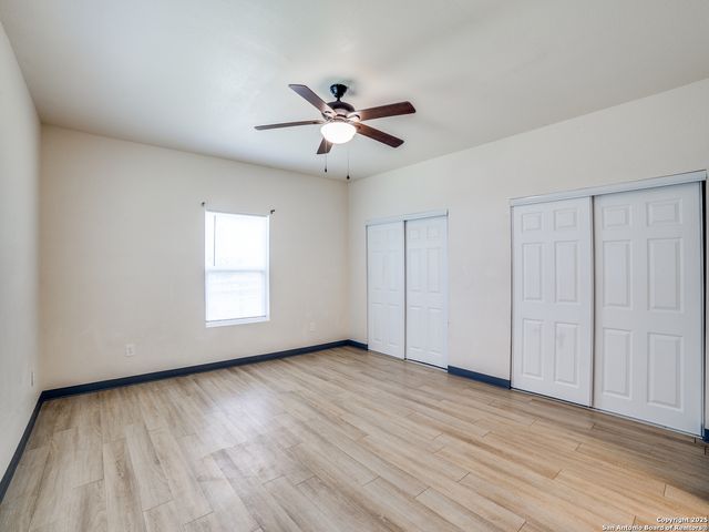 22806 Shady Forest Dr, Elmendorf, TX 78112