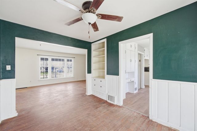 642 Sylvan Ln, Wichita, KS 67218