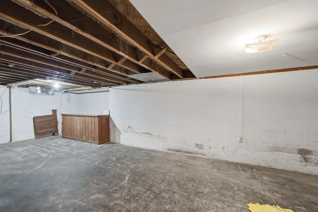 642 Sylvan Ln, Wichita, KS 67218