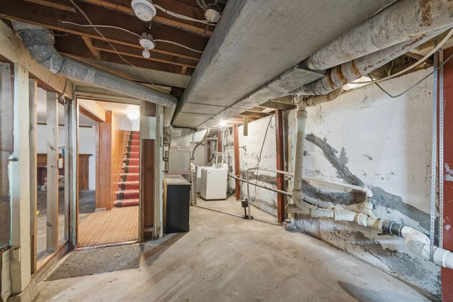 642 Sylvan Ln, Wichita, KS 67218