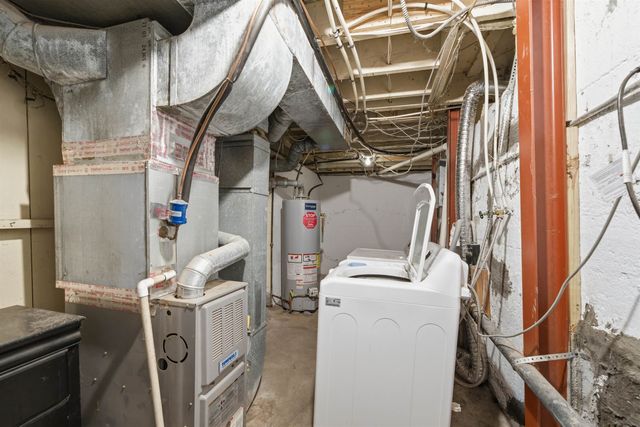 642 Sylvan Ln, Wichita, KS 67218