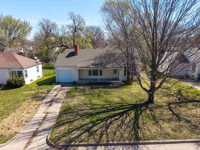 642 Sylvan Ln, Wichita, KS 67218